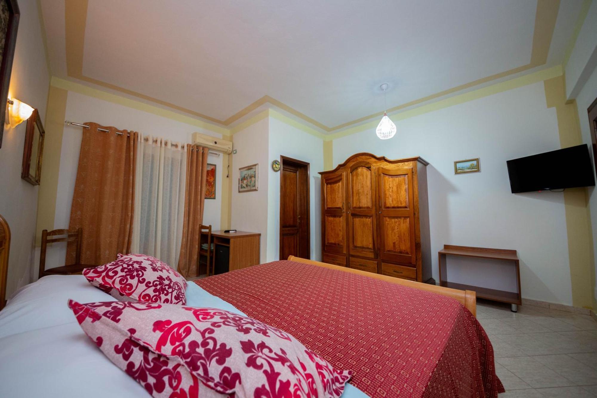 Hotel "San Saena " Radhimë Zewnętrze zdjęcie