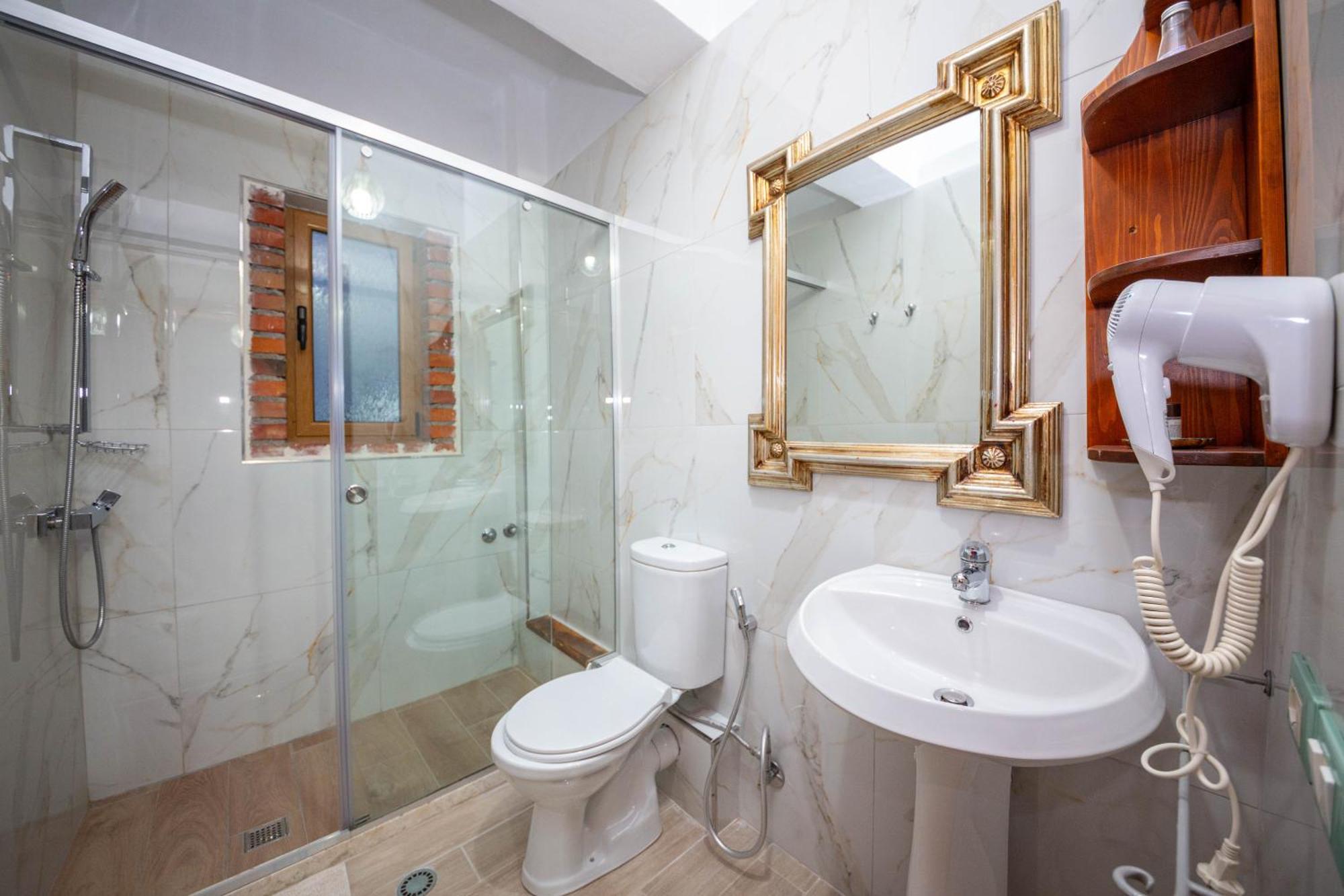Hotel "San Saena " Radhimë Pokój zdjęcie